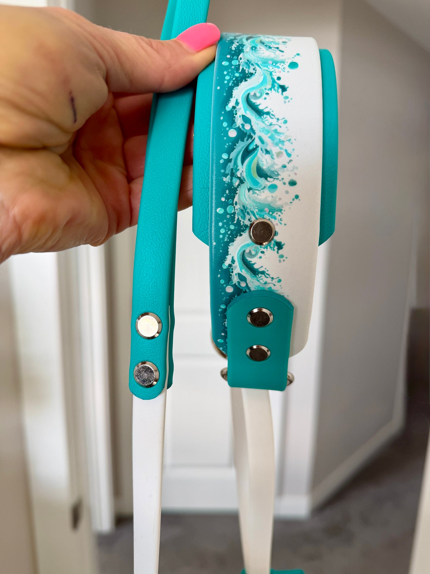 Martingale Leashes
